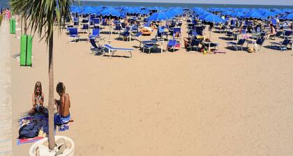 Spacious Apartment Close to the Beach - Beahost