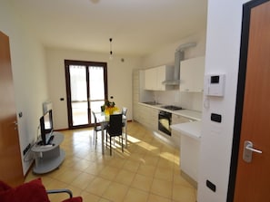 Apartment, 2 Bedrooms, Terrace | Interior