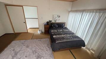 Family House | Desk, soundproofing, free WiFi