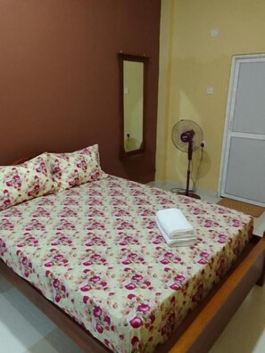 Chambre économique | 5 chambres, bureau, espace de travail pour ordinateurs portables