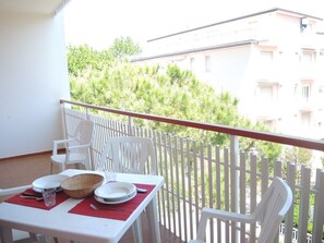 Apartamento, 2 habitaciones, balcón, vistas a la ciudad | Terraza o patio