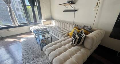 LOFT IN THE HEART OF DTLA! Minutes away from all of the Los Angeles jewels