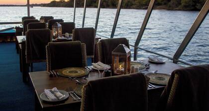 Zambezi Family Lodge - Leopard Room