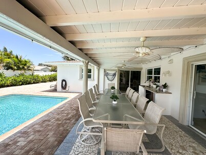 PALM BEACH GARDENS 5 BR/4BA HOME - PRIVATE POOL - HOT TUB