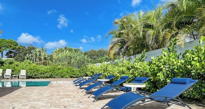 PALM BEACH GARDENS 5 BR/4BA HOME - PRIVATE POOL - HOT TUB