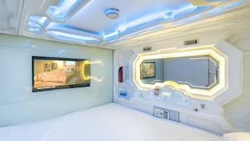 Basic Cabin, Mixed Dorm | Minibar, free WiFi, bed sheets