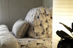 3 bedrooms, desk, iron/ironing board, travel cot