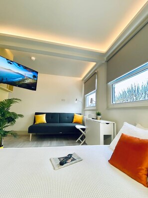 1 soverom, skrivebord, strykejern/-brett og wi-fi (inkludert)