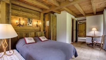 7 slaapkamers, een strijkplank/strijkijzer, reisbedje, gratis wifi