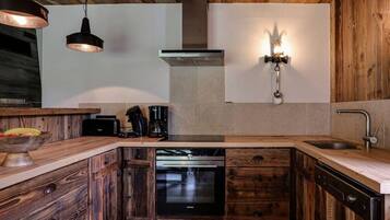 Réfrigérateur, four, plaque de cuisson, lave-vaisselle