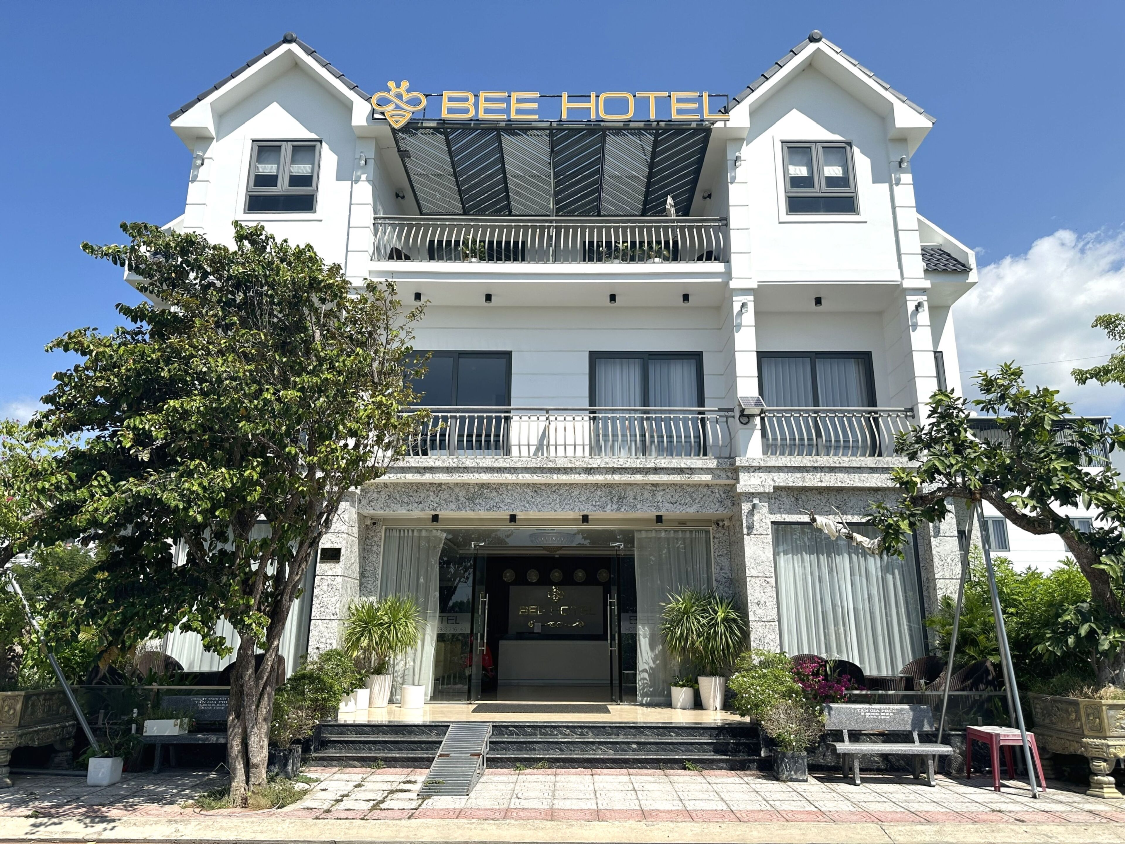 Fachada de la propiedad