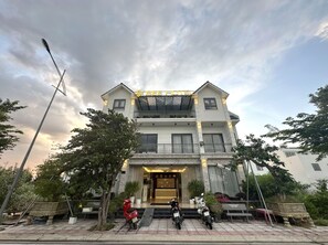 Front of property - Capital O 1194 Bee Hotel (Nha Trang)