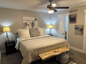 2 habitaciones, tabla de planchar con plancha, wifi y ropa de cama 