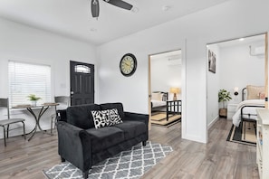 2 chambres, fer et planche Ă repasser, Wi-Fi, draps fournis