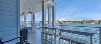 Blue Heron-Luxury Waterfront Pool Dock