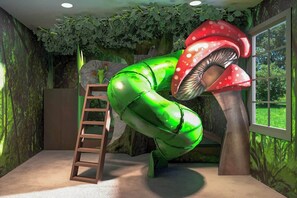 Exterior - Vor5227aa: 7 Bed, Rainforest, Enchanted Castle, Gaming Nook (Orlando)