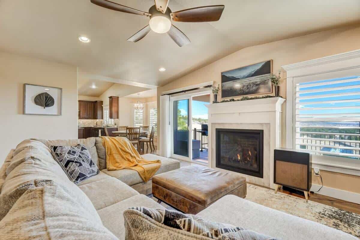 電視、壁爐、電子遊戲、 辦公室