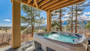 Tina de hidromasaje al aire libre