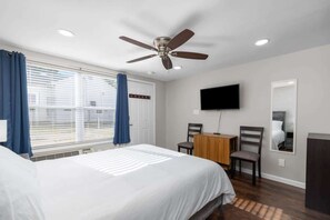 1 habitación, escritorio, tabla de planchar con plancha y wifi 