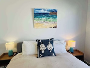4 bedrooms, bed sheets - Acacia - 6 Joy Tce - Pet Friendly Outside (Robe)