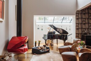 Interior - Grand Historic Listed Methodist Hall 1839, Modernised Near Canterbury Cathedral (Canterbury)