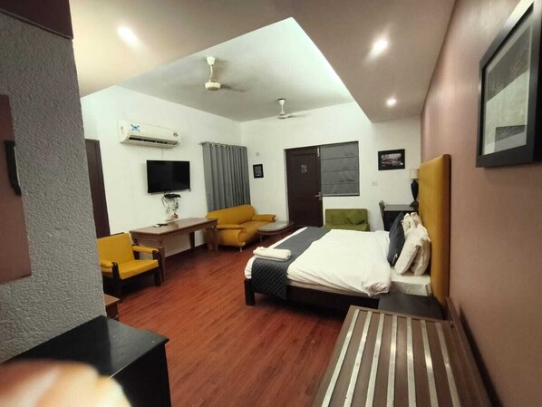 واي فاي مجانًا وملاءات أسرّة