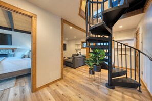 3 bedrooms, iron/ironing board, travel crib, free WiFi