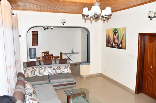Cozy Double Room with Workspace and Private Bath in Kigali