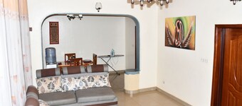 Cozy Double Room with Workspace and Private Bath in Kigali