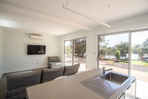 Loxton Riverfront Apartment