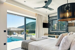 4 bedrooms, iron/ironing board, travel crib, free WiFi - Luxury Villa with Sea Views, Fire Pit & near beach (Rethymno)