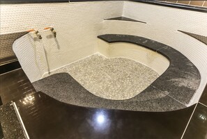 Business Room | Bathroom | Slippers - The B&B Changwon (Changwon)