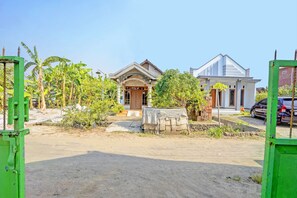 Front of property - Hotel O Surya Indah Homestay Syariah (Mojokerto)