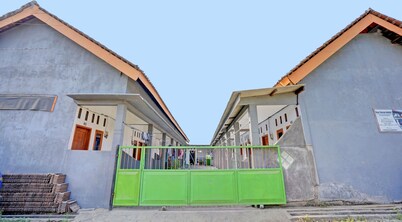 SPOT ON 92906 Surya Indah Homestay Syariah
