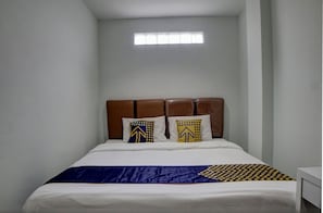 Doppelzimmer | Schreibtisch, laptopgeeigneter Arbeitsplatz, schallisolierte Zimmer