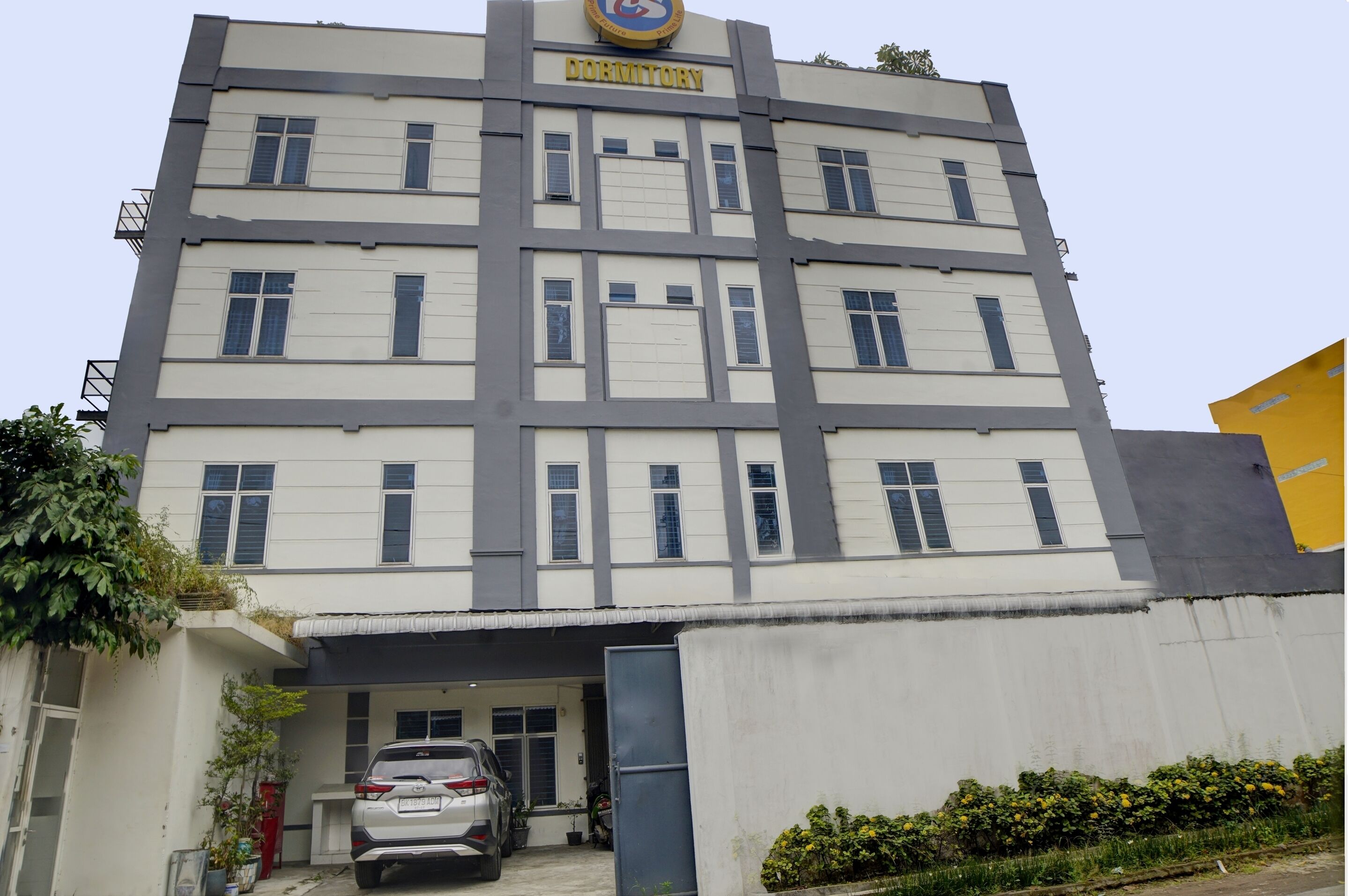 Foto - RedDoorz Hostel at FInest Medan