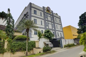 واجهة المنشأة