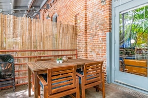 Apartment | 2 bedrooms - 100 Year-old Historic Brick 2BR Loft Large Patio2 (Durham)