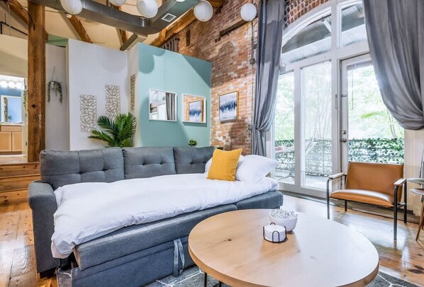 Apartment | 2 bedrooms - 100 Year-old Historic Brick 2BR Loft Large Patio2 (Durham)