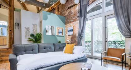100 Year-old Historic Brick 2BR Loft Large Patio2