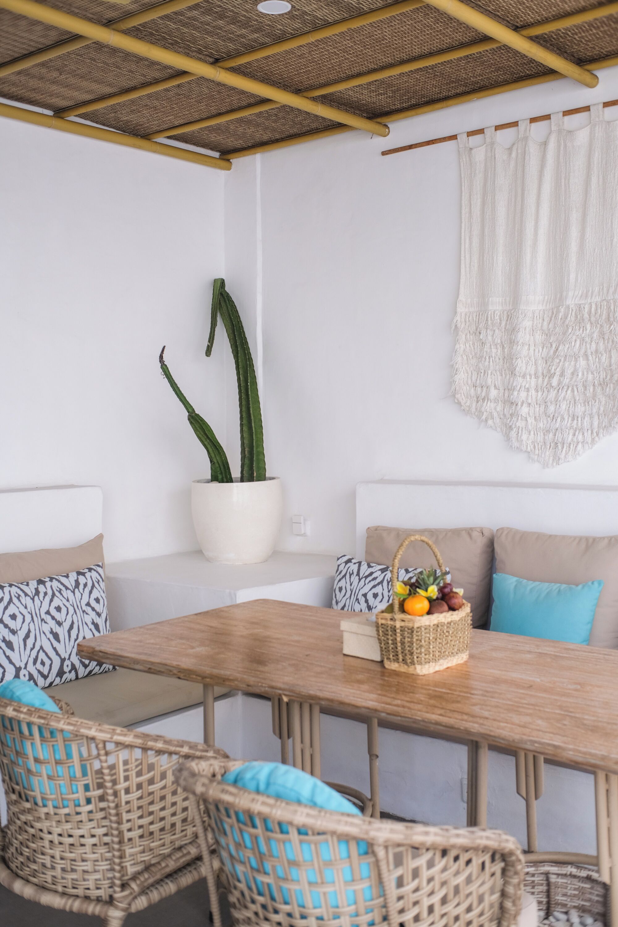 Villa, 2 Bedrooms | Dining room