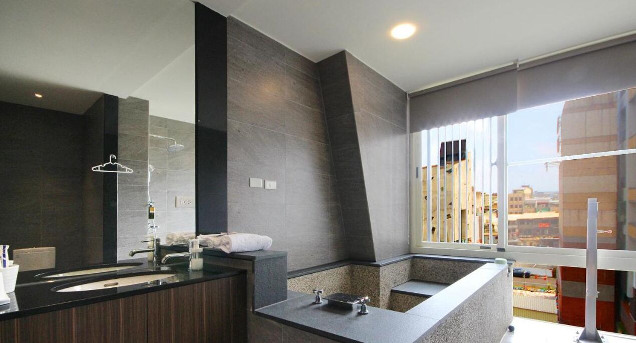 Basic Double Room | Down comforters, free WiFi