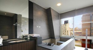 Down comforters, free WiFi - Now and Then Hot Spring Inn (Jiaoxi)