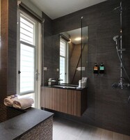 Basic Double Room | Down comforters, free WiFi