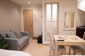 コンフォート 4 人部屋 | WiFi (無料)