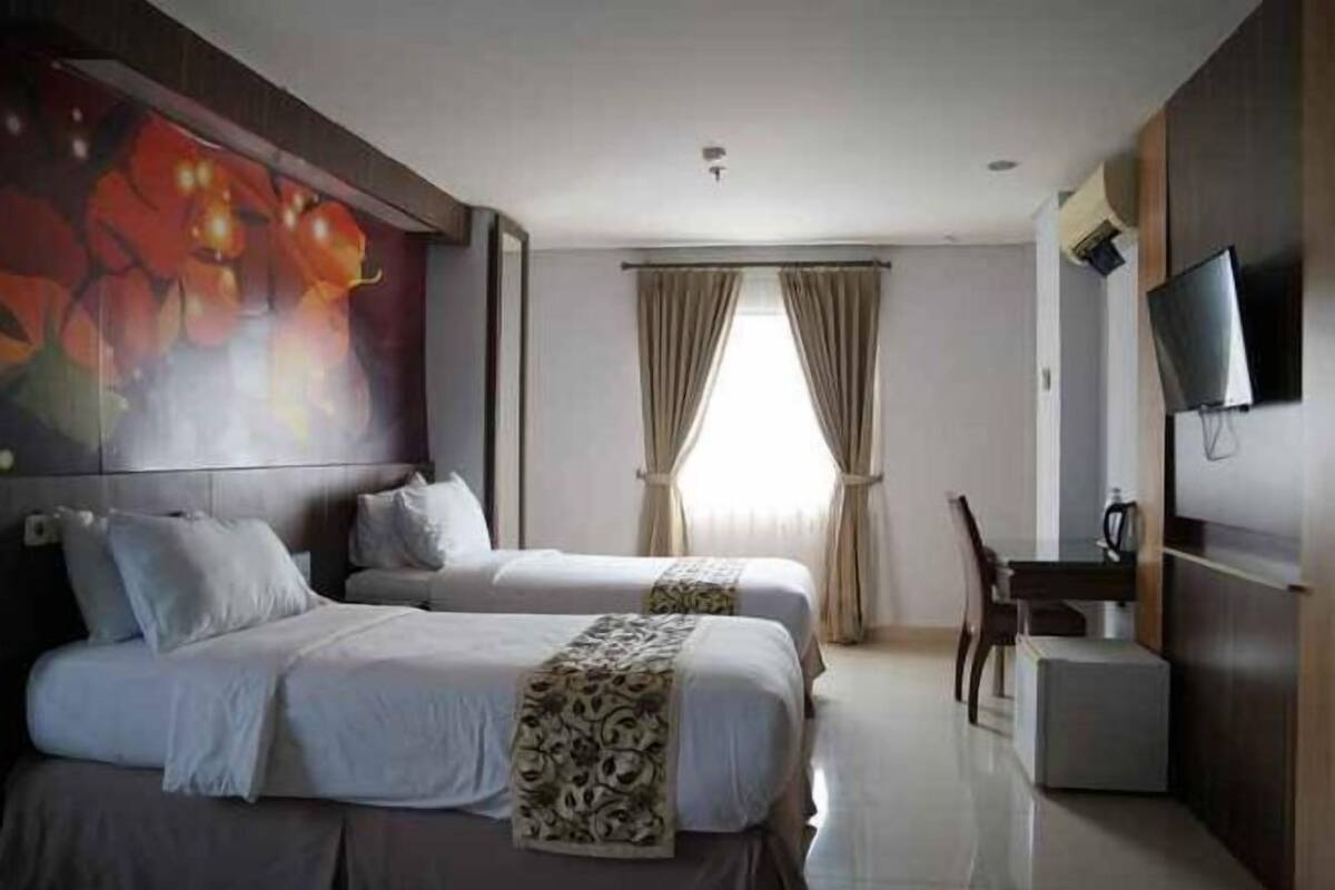 1 bedroom, desk, free WiFi, bed sheets