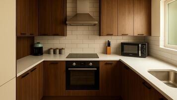 Kühlschrank, Mikrowelle, Ofen, Herdplatte