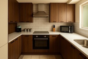 Kühlschrank, Mikrowelle, Ofen, Herdplatte