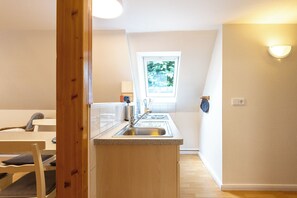 Fridge, oven, stovetop, dishwasher - Hier Spielt ein Echter Naturbursche die Erste Geige: Eichenholz (Morsum)