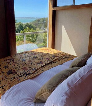 2 bedrooms, travel crib, WiFi, bed sheets